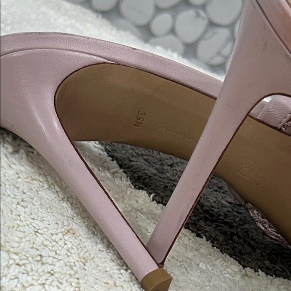 Gianvito Rossi Elegant Pink Mesh Heels New, size 9
